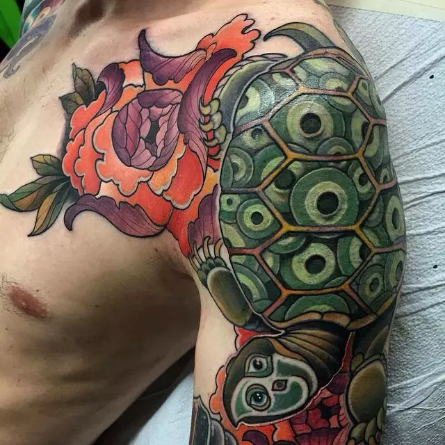Shoulder turtle tattoo