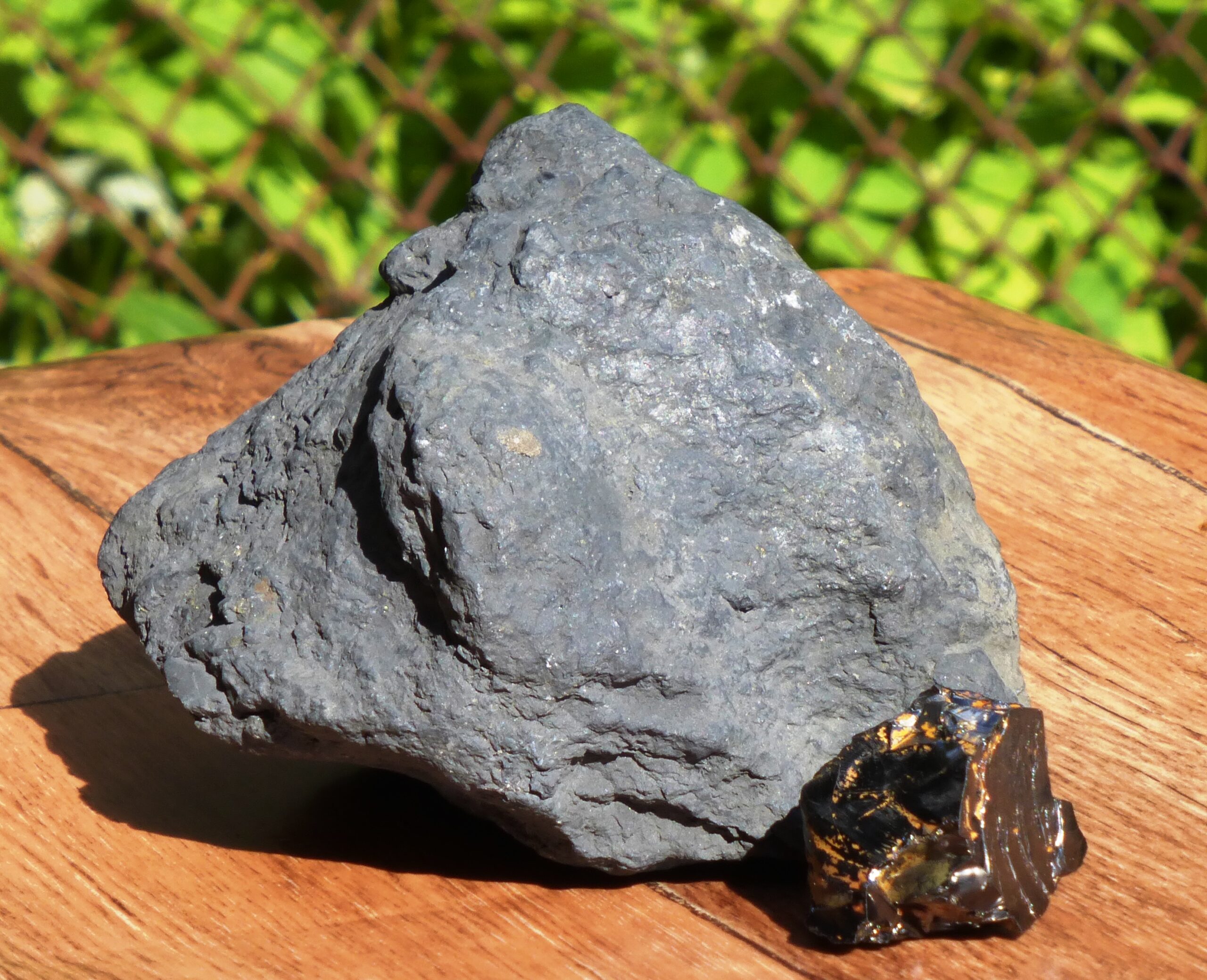 What Is Shungite & Does It Have Healing Properties - News Home